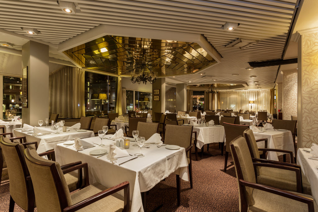 Urheberrecht: Haakon Brox Scandic Sunnfjord Hotel & Spa, Forde, restaurant